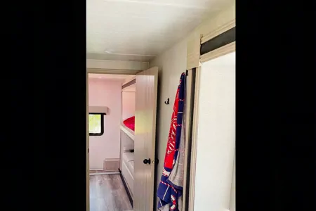 Family Adventurer! 2022- Alta 3150KBH Travel Trailer