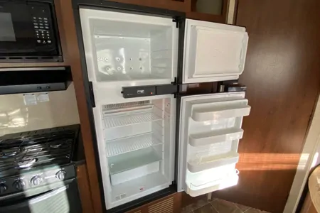 Super Awesome Deluxe Trailer