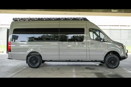 EXECUTIVE OFF ROAD SPRINTER