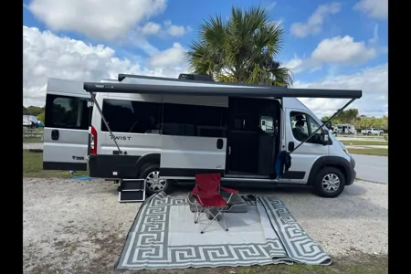 Escape Key Luxury Adventure Camper Van Rental – Palm Beach