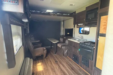 Valencia’s Pacific Coachworks Sandsport Toy Hauler