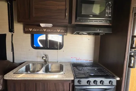 Valencia’s Pacific Coachworks Sandsport Toy Hauler