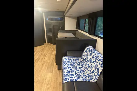 Aunt Annie's Attic Forest River 26DBH Travel Trailer