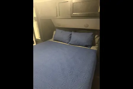 Aunt Annie's Attic Forest River 26DBH Travel Trailer