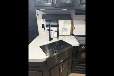 Aunt Annie's Attic Forest River 26DBH Travel Trailer