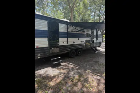 Aunt Annie's Attic Forest River 26DBH Travel Trailer