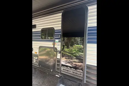 Aunt Annie's Attic Forest River 26DBH Travel Trailer