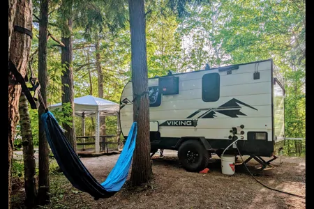 Park & Explore - Viking Couples Trailer