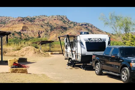 leo's Coachmen Apex Travel Trailer