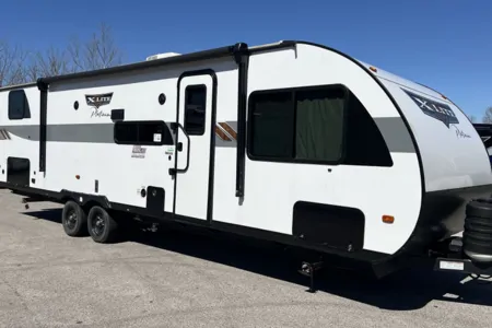 Pat's Forest River RV Wildwood Platinum 31KOBTSX Travel Trailer