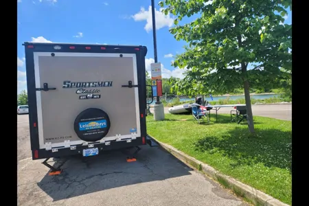 2021!! MOTORIZED FISHING BOAT! E-BIKES! DRONES! BBQs! Moe's KZ Sportsmen 190 Toyhauler