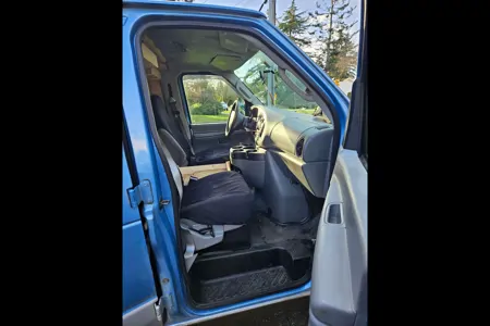 Jonathan's Ford E250 Campervan