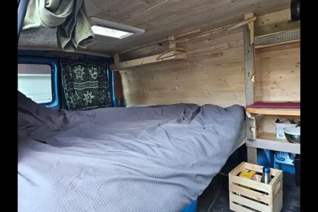 Jonathan's Ford E250 Campervan