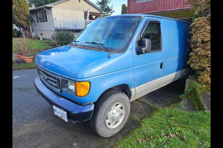 Jonathan's Ford E250 Campervan