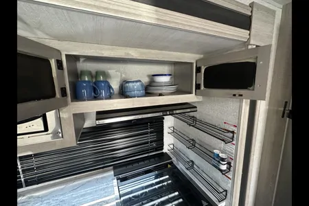 Radway’s East to West 2810 KIK  33’8” Travel Trailer