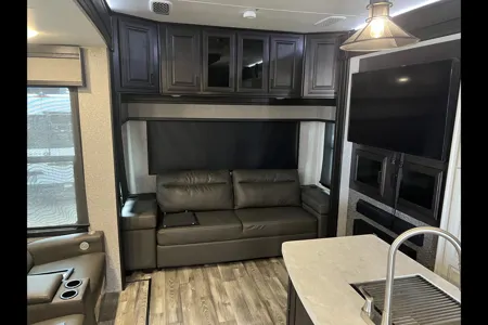zach's Highland Ridge RV 371MBH Fifth Wheel