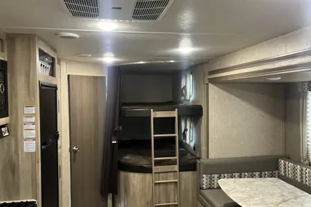 Nathan's Coachmen Catalina SBX Travel Trailer