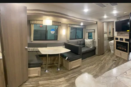 John's Coachmen Catalina Legacy Edition Travel Trailer