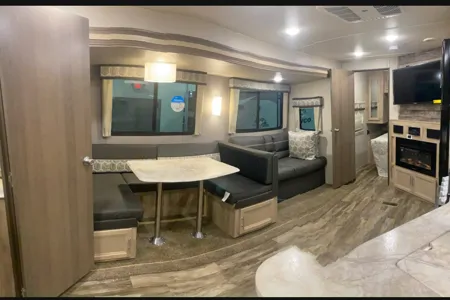 John's Coachmen Catalina Legacy Edition Travel Trailer