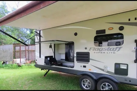 Peter's Forest River Flagstaff super lite 29rbs Travel Trailer