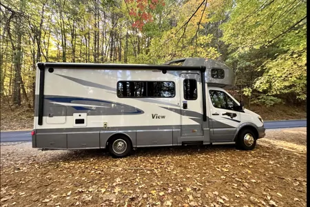 25ft of Freedom - Mountains, Beaches, Beers!