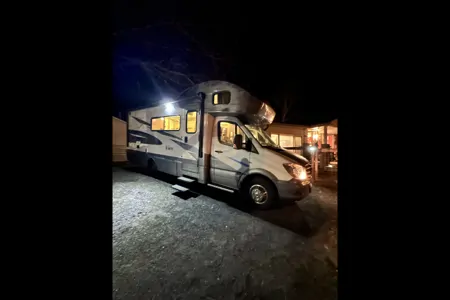 25ft of Freedom - Mountains, Beaches, Beers!