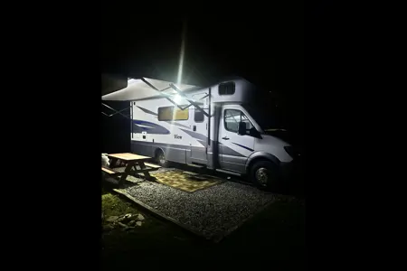 25ft of Freedom - Mountains, Beaches, Beers!