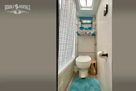 JAY FLIGHT SLX, SUV towable w/ Queen Bed, Bunks, Dinette, Slide-out & Solar!