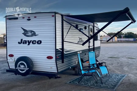 JAY FLIGHT SLX, SUV towable w/ Queen Bed, Bunks, Dinette, Slide-out & Solar!