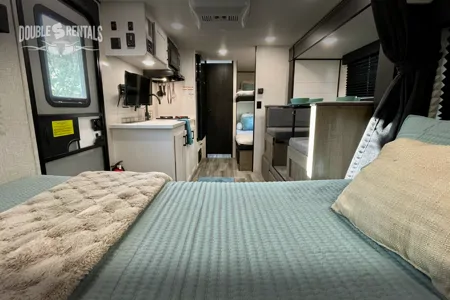 JAY FLIGHT SLX, SUV towable w/ Queen Bed, Bunks, Dinette, Slide-out & Solar!