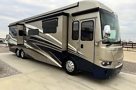 WiFi - Ultra Luxurious - Diesel - King Bed - Air Ride