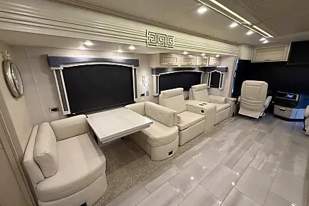 WiFi - Ultra Luxurious - Diesel - King Bed - Air Ride