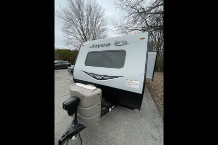 DREAM VACATION HOME ON WHEELS EVEN OFF GRID, LOW PROFILE FOR EASIER TOWING