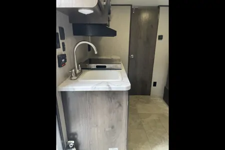 DREAM VACATION HOME ON WHEELS EVEN OFF GRID, LOW PROFILE FOR EASIER TOWING