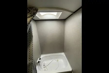 DREAM VACATION HOME ON WHEELS EVEN OFF GRID, LOW PROFILE FOR EASIER TOWING