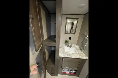 DREAM VACATION HOME ON WHEELS EVEN OFF GRID, LOW PROFILE FOR EASIER TOWING