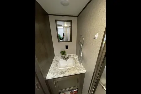 DREAM VACATION HOME ON WHEELS EVEN OFF GRID, LOW PROFILE FOR EASIER TOWING