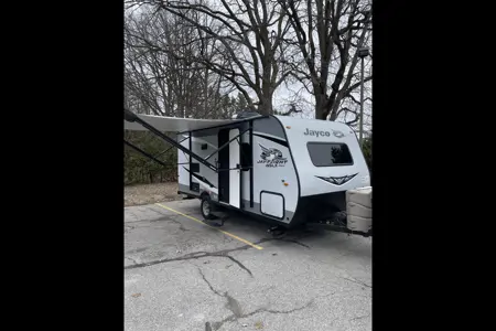 DREAM VACATION HOME ON WHEELS EVEN OFF GRID, LOW PROFILE FOR EASIER TOWING