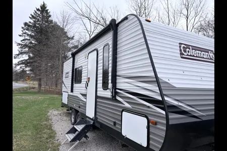 Clarkie & O’s Coleman 214Bh Travel Trailer