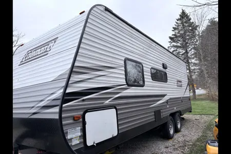Clarkie & O’s Coleman 214Bh Travel Trailer
