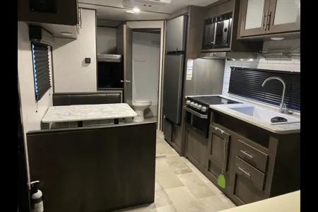 Clarkie & O’s Coleman 214Bh Travel Trailer