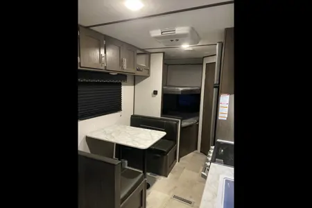 Clarkie & O’s Coleman 214Bh Travel Trailer