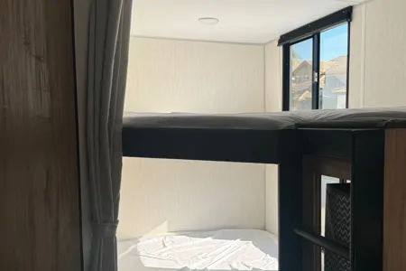 2025 Travel Trailer Ultimate Getaway King Bed
