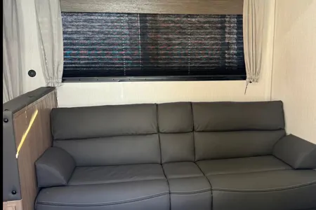 2025 Travel Trailer Ultimate Getaway King Bed