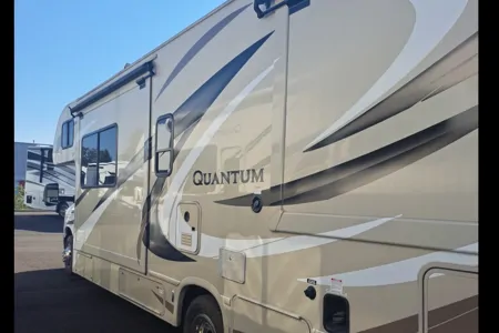 Menouar Thor Motor Coach Quantum  RQ29 Classe C