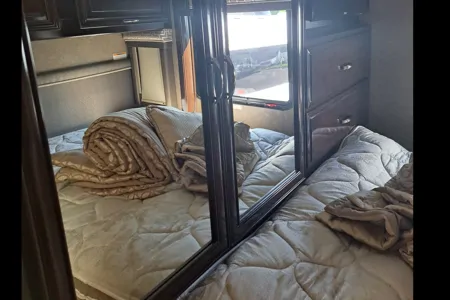 Menouar Thor Motor Coach Quantum  RQ29 Classe C