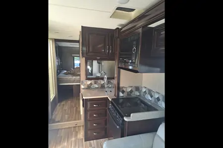 Menouar Thor Motor Coach Quantum  RQ29 Classe C