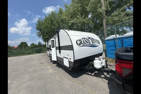 25 foot Bunk house Travel Trailer