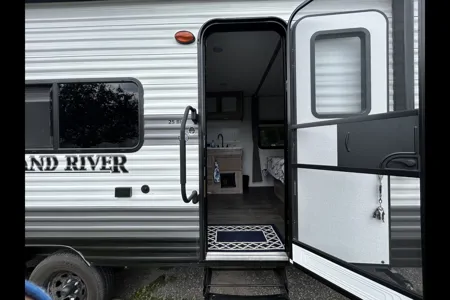 25 foot Bunk house Travel Trailer