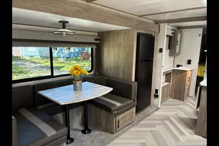 Couples retreat : Salem Hemisphere